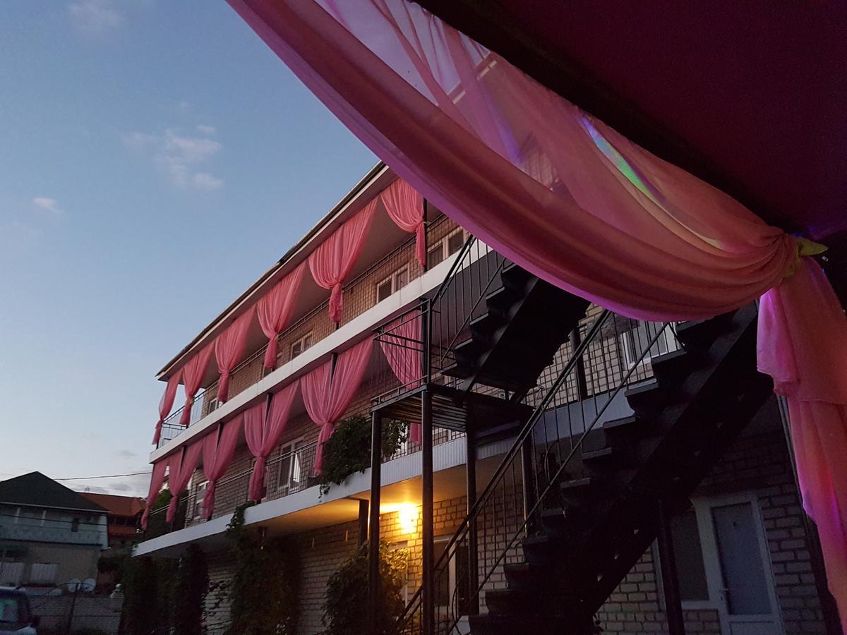 Hotel Flamingo Zaliznij Port Eksteriør bilde