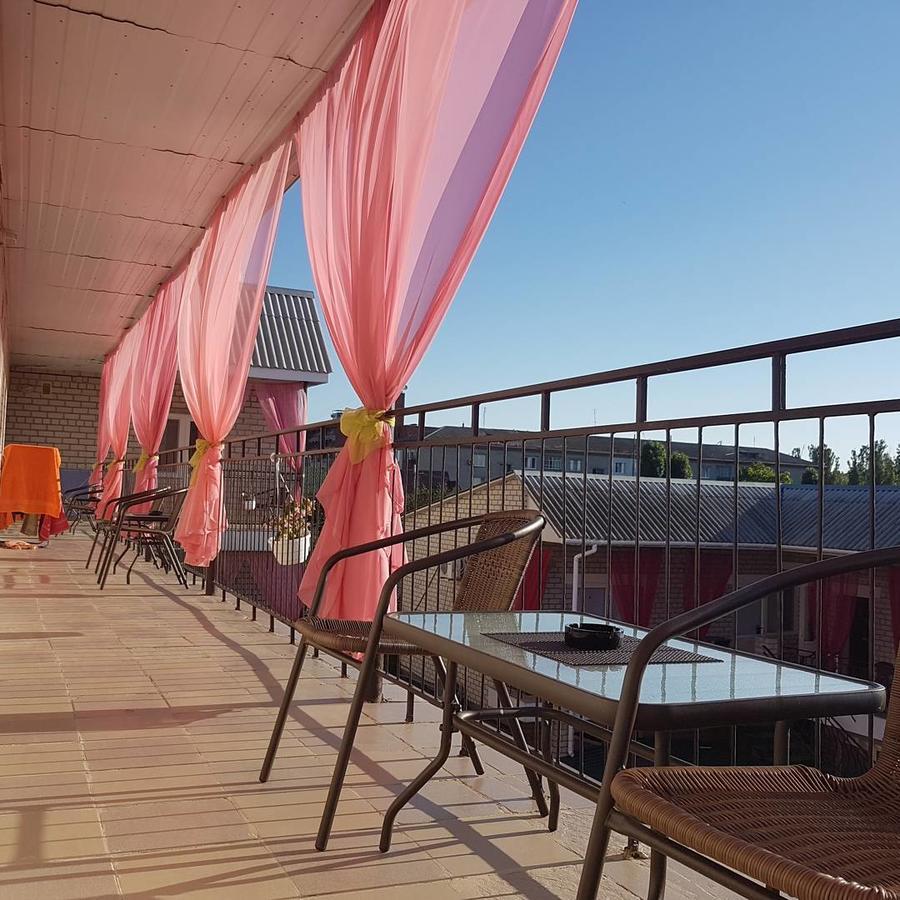 Hotel Flamingo Zaliznij Port Eksteriør bilde