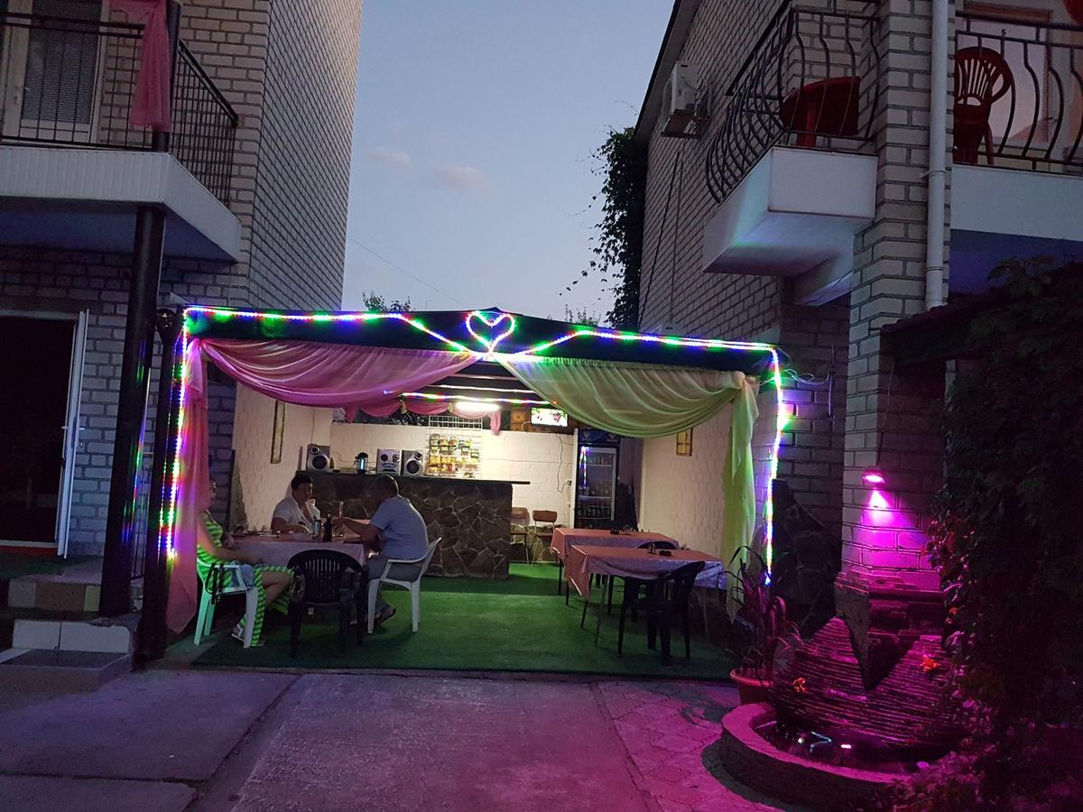 Hotel Flamingo Zaliznij Port Eksteriør bilde