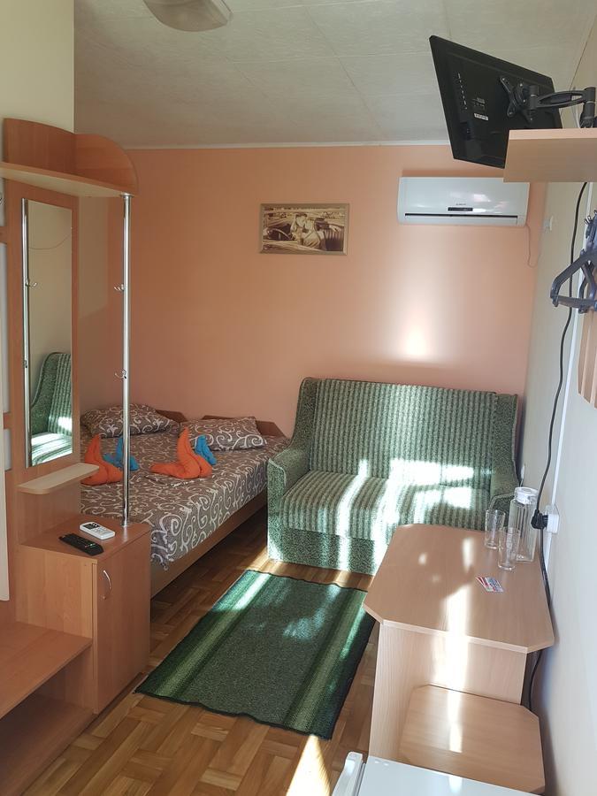 Hotel Flamingo Zaliznij Port Eksteriør bilde